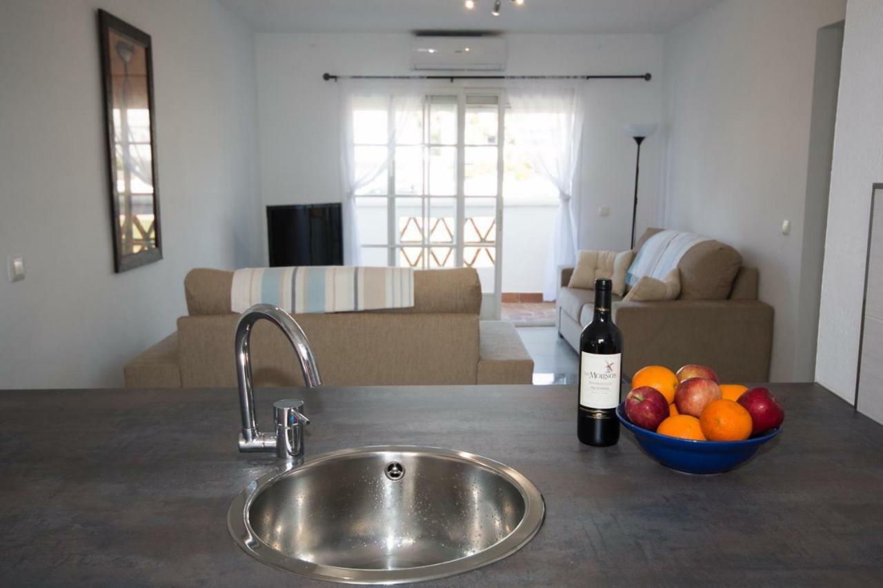 Puerto De La Duquesa Beach Apartment Castillo de Sabinillas Eksteriør billede