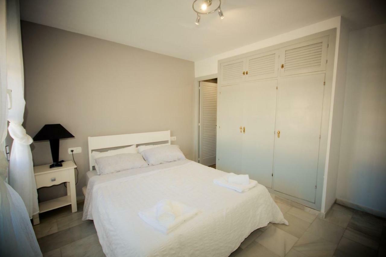 Puerto De La Duquesa Beach Apartment Castillo de Sabinillas Eksteriør billede