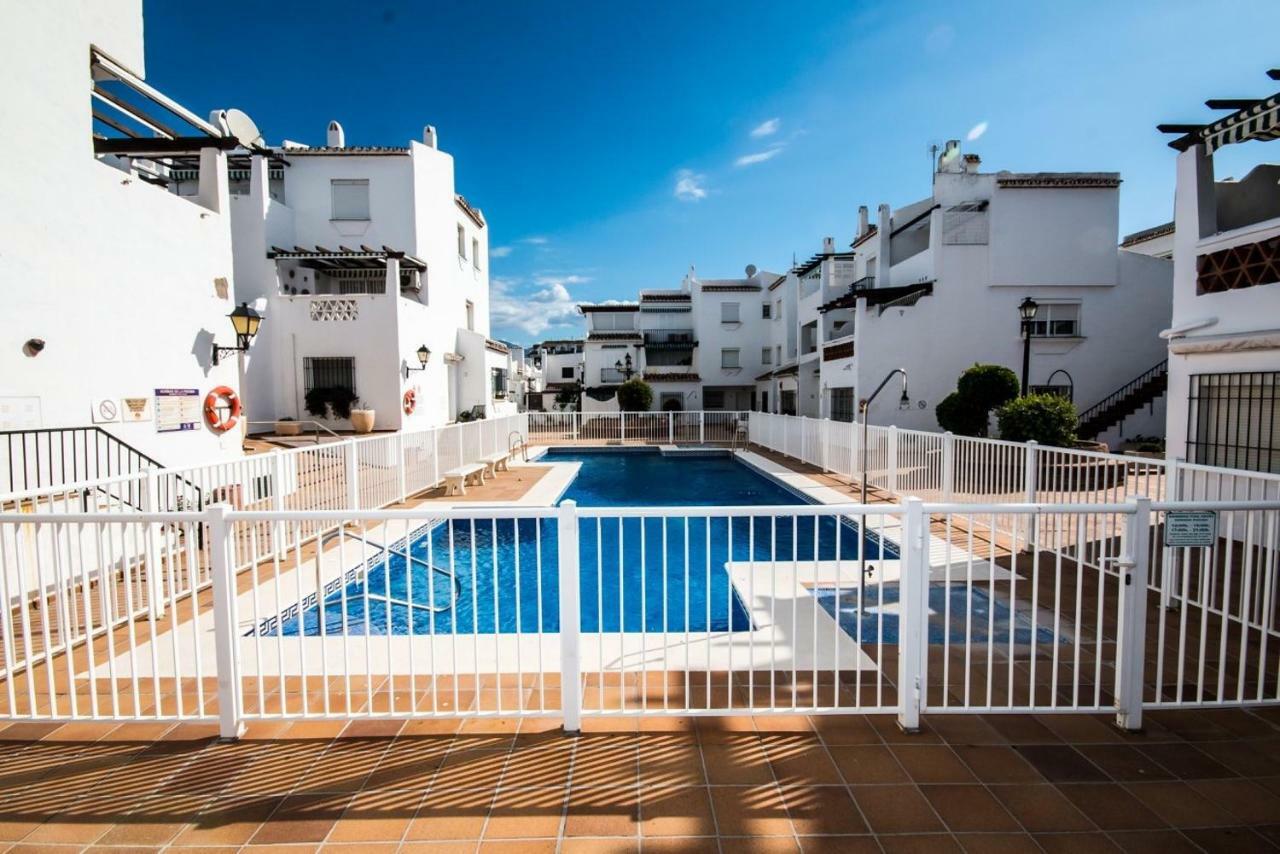 Puerto De La Duquesa Beach Apartment Castillo de Sabinillas Eksteriør billede