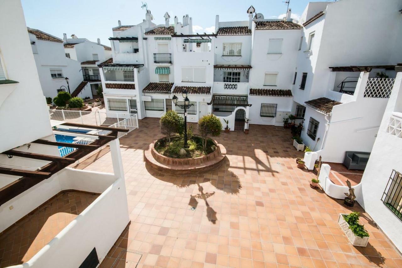 Puerto De La Duquesa Beach Apartment Castillo de Sabinillas Eksteriør billede
