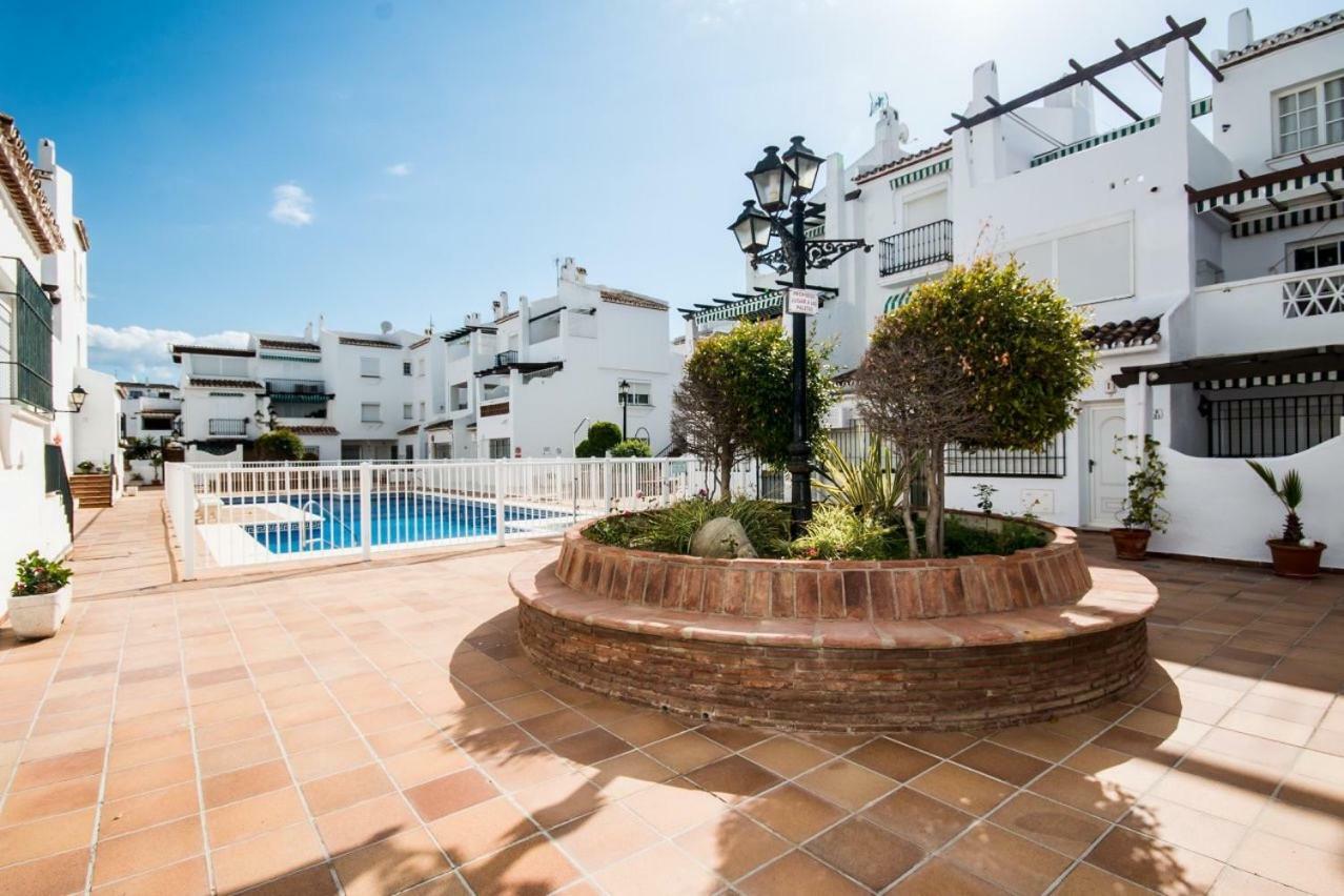 Puerto De La Duquesa Beach Apartment Castillo de Sabinillas Eksteriør billede